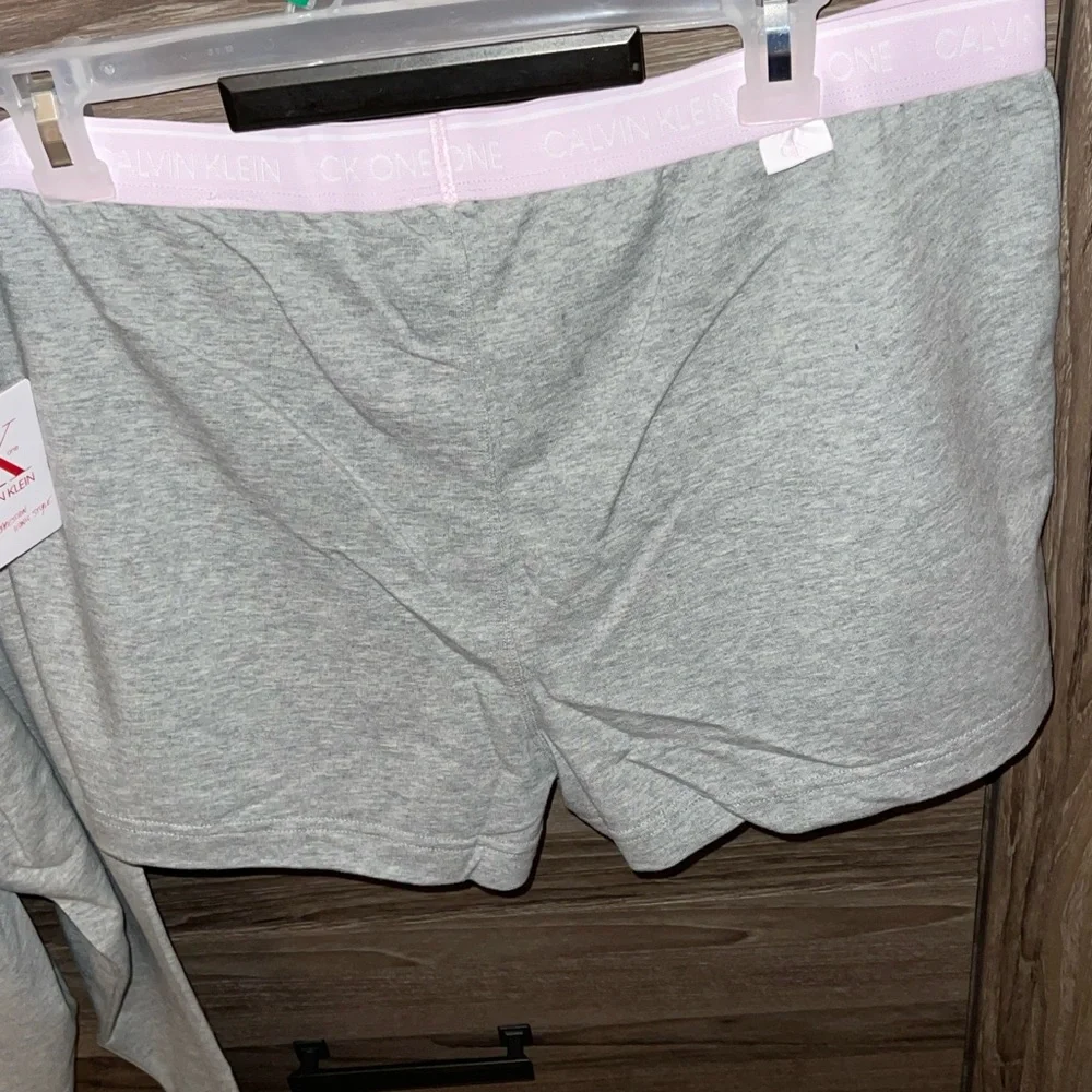 Calvin Klein PJ Set - Picture 7 of 12